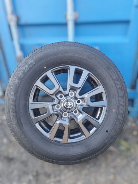 Dunlop GrandTrek 265/65R18 LC250 Felgur - Varadekk
