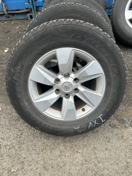 Bridgestone Dueler A/T 265/65R17